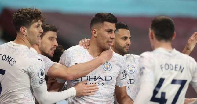 Man City ngược dòng ấn tượng, củng cố vững chắc ngôi đầu