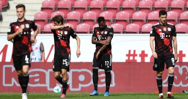 Bayern Munich lỡ cơ hội vô địch sớm với thất bại đáng quên