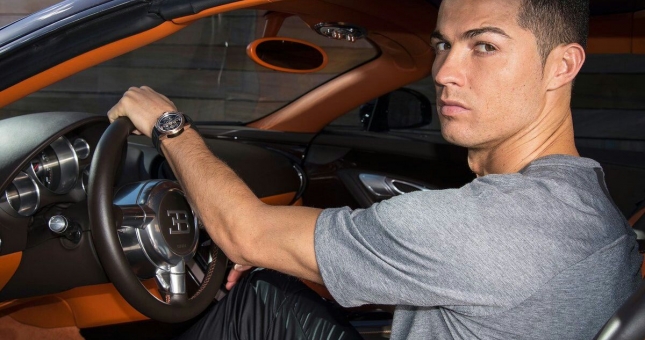 Lộ điểm đến dàn siêu xe, Ronaldo trở lại đội bóng cũ?