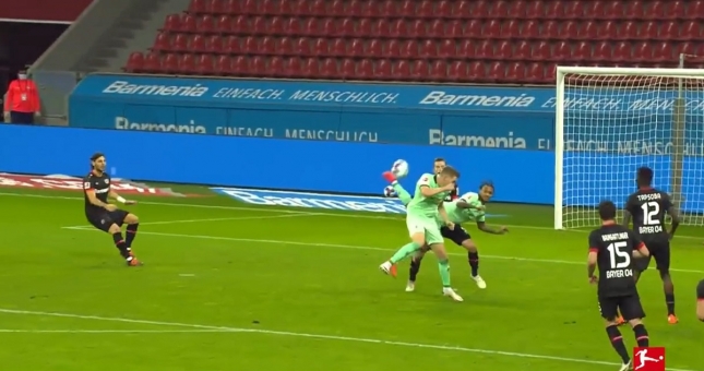 Sao Bundesliga gây chấn động với siêu phẩm nằm ngoài sức tưởng tượng