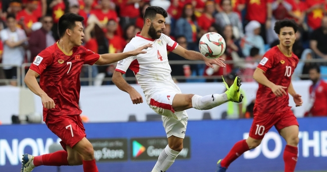 'Đối thủ cũ của ĐT Việt Nam' lập siêu phẩm đẳng cấp thể giới tại VLWC 2022 châu Á