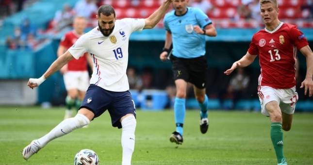 Benzema phung phí cơ hội mở tỉ số cho ĐT Pháp