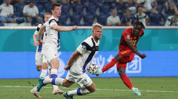 Sao ĐT Bỉ hóa Messi với pha dứt điểm ấn tượng