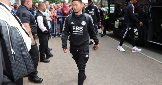 Sao Thái Lan chính thức ra mắt đội một CLB top 5 Ngoại hạng Anh