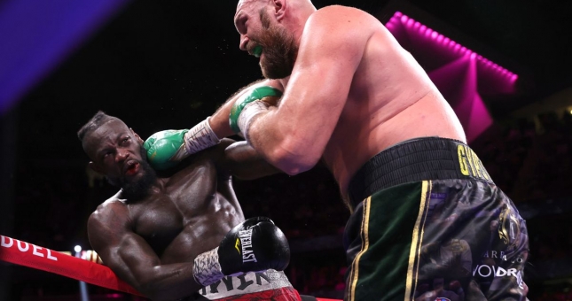 VIDEO: Phát cuồng với pha knockout của Tyson Fury trước Deontay Wilder