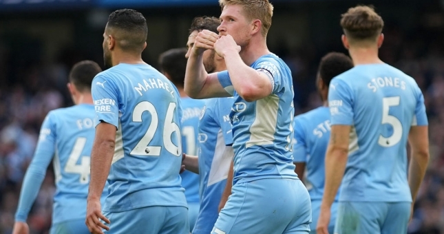 De Bruyne lập công, Man City thắng dễ Burnley trên sân nhà