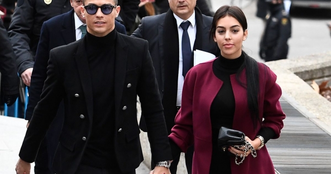 Ronaldo bất ngờ báo tin vui, 'thương vụ thế kỷ' chuẩn bị hoàn tất