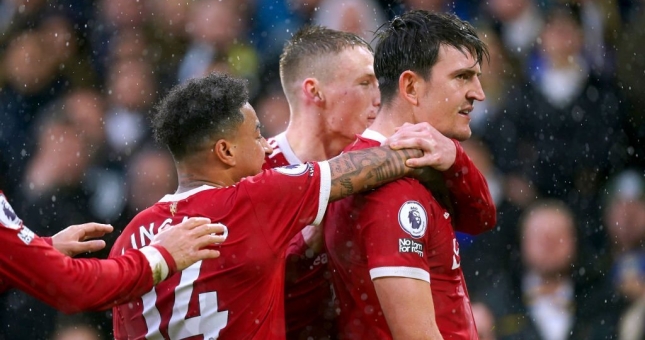 Man United vùi dập Leeds trong cơn mưa bàn thắng