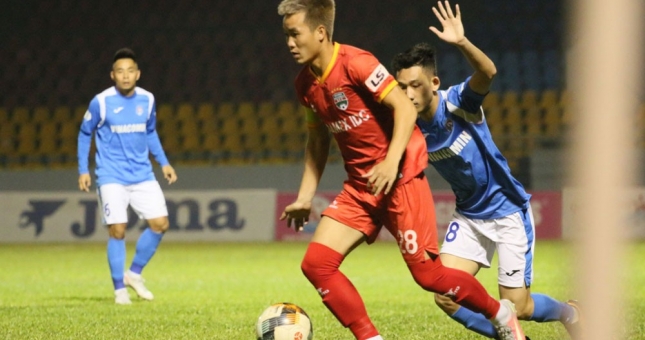 Thắng kịch tính, Than Quảng Ninh áp sát HAGL trên BXH