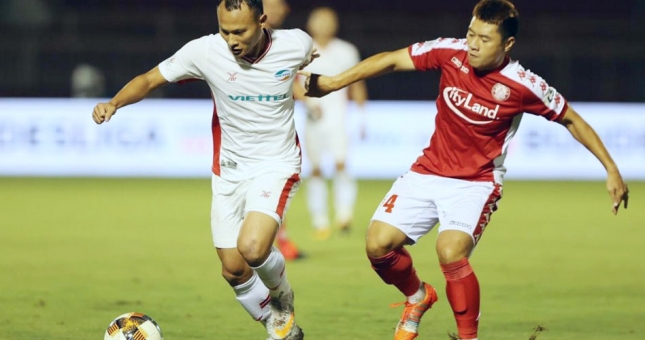 Tiến Dũng trở lại, TP HCM chia điểm trước Viettel