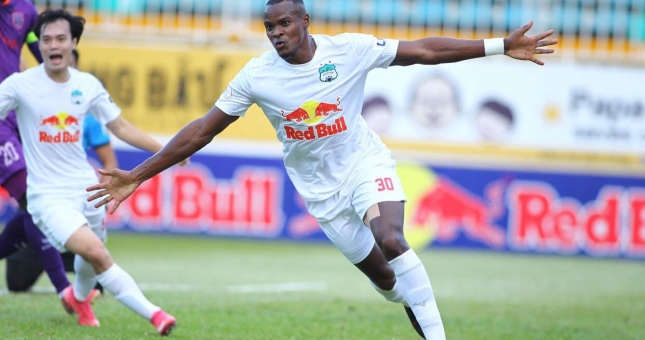 HLV Bình Dương: 'Chúng tôi may mắn mới giành điểm trước HAGL'