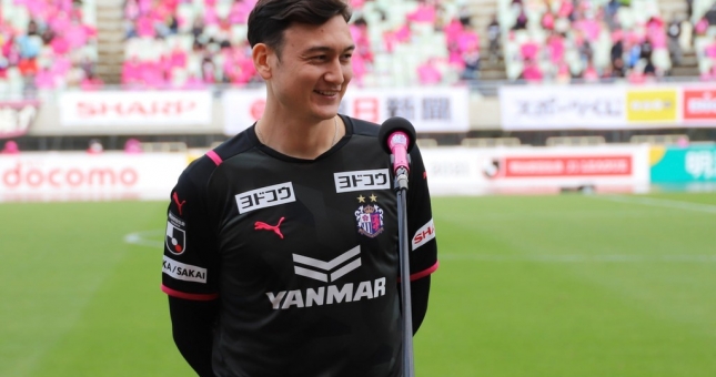 Văn Lâm được HLV Cerezo Osaka tin tưởng