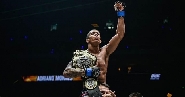 Demetrious Johnson lần đầu nếm mùi knock-out trong sự nghiệp