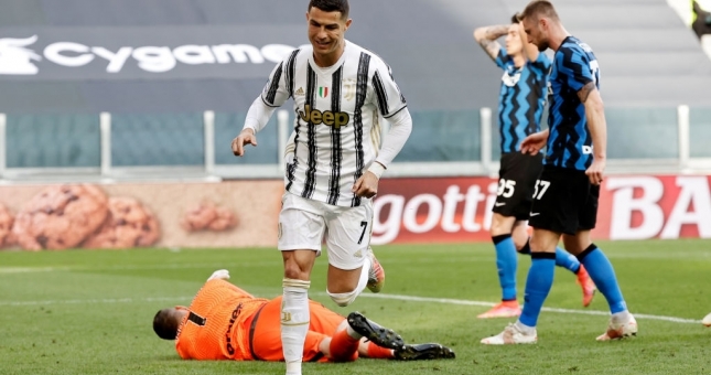 Video bàn thắng Juventus 3-2 Inter Milan: Ronaldo lập công, 2 thẻ đỏ xuất hiện