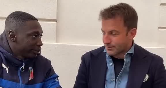 Huyền thoại Juve chạm mặt thanh niên 'dạy đời' hot nhất thế giới