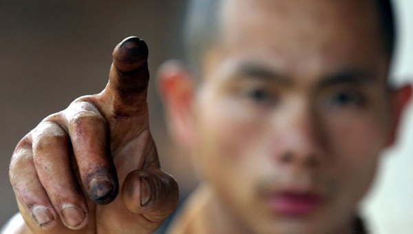 VIDEO: Sư Thiếu Lâm thi triển 'Nhất Chỉ Thiền Công'