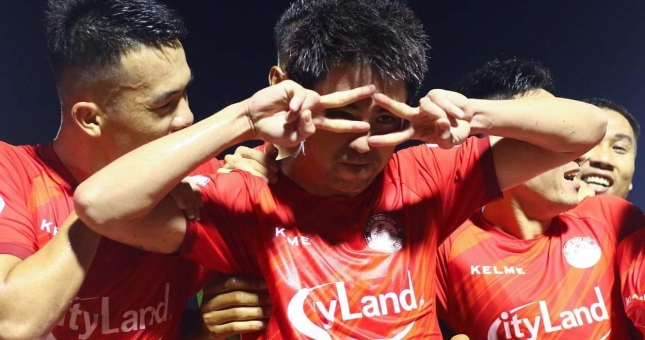 Bùi Tiến Dũng và Lee Nguyễn toả sáng giúp TP.HCM thắng đậm Hải Phòng