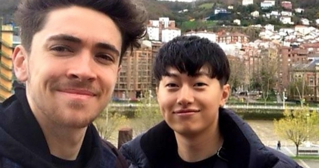 Bầu Hiển chiêu mộ 'phó tướng' thua tuổi Văn Quyết cho CLB Hà Nội