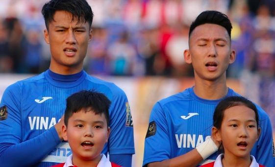 NÓNG: CLB TP.HCM nổ một lượt 2 'bom tấn' Quảng Ninh?