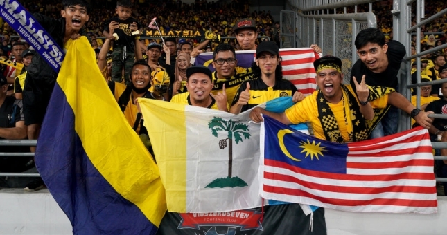 Trăm ngàn CĐV Malasyia 'thêm một lần đau' khi bị NHM Việt Nam lừa