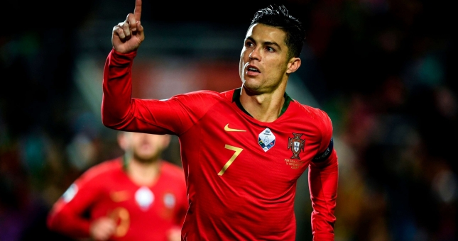 Không phải Messi, đây mới là người cùng Ronaldo có kỷ lục 'không thể tưởng tượng'