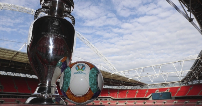 UEFA ra 'phán quyết cuối cùng' về trận chung kết EURO 2021