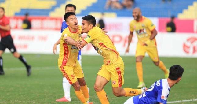 Thanh Hóa thắng đậm Đà Nẵng, vượt mặt HAGL dù đá thiếu 1 trận