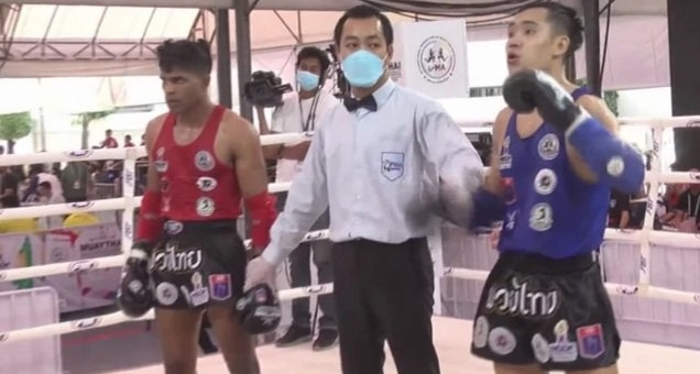 Tung mưa đòn, võ sĩ Việt Nam hạ gục đối thủ Đức để tiến vào tứ kết giải Muay Thế giới