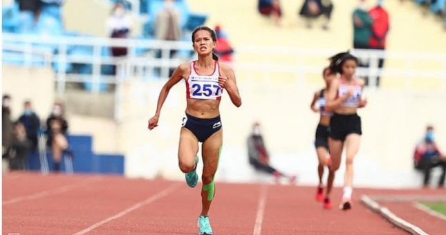 Vượt mặt ĐKVĐ SEA Games, Phạm Thị Hồng Lệ thống trị đường đua 10.000m nữ
