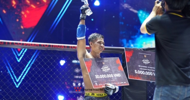 Hạ knock-out kiện tướng võ thuật, võ sĩ MMA nhận được tiền thưởng 'khủng'