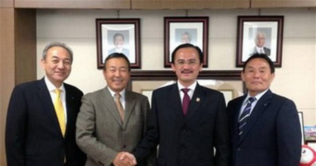 Chuyên gia, HLV hoài nghi về thành công của trưởng giải người Nhật