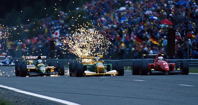 Video đua xe F1: 10 pha vượt nhau hay nhất mùa giải 2013