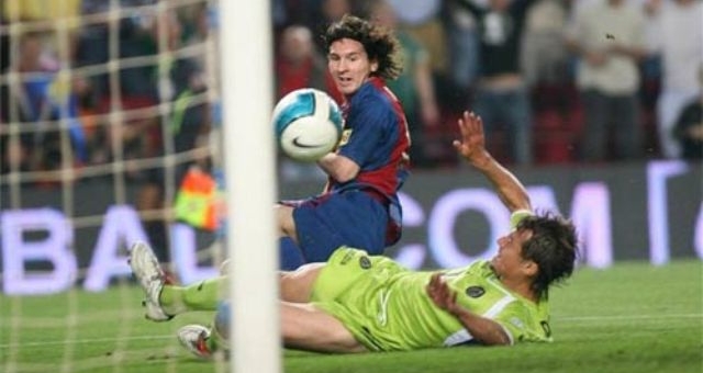 Video bóng đá: Messi tái hiện siêu phẩm của Maradona vào lưới Getafe 7 năm trước