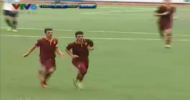 Video bóng đá: Tuyệt phẩm sút xa của Sao U19 Roma