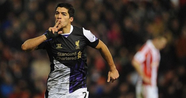Suarez lập cú đúp, Liverpool nghẹt thở vào tốp 4