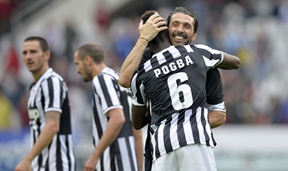 Buffon chê Man United bị ‘mù’