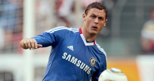 Nemanja Matic đã đặt chân tới Chelsea