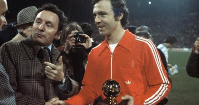 Cristiano Ronaldo gia nhập nhóm 10 huyền thoại Ballon d'Or