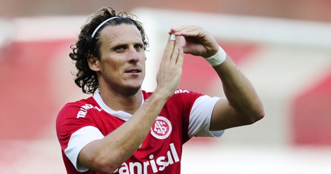 Tin chuyển nhượng: Diego Forlan sắp tới châu Á chơi bóng