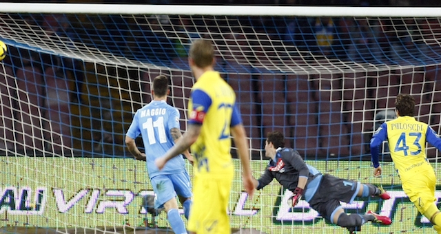 Video bàn thắng: Napoli 1-1 Chievo Verona (Vòng 21 - Serie A)