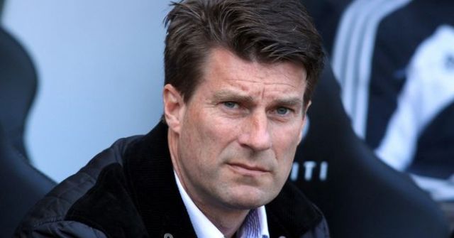 Swansea bất ngờ sa thải HLV Michael Laudrup
