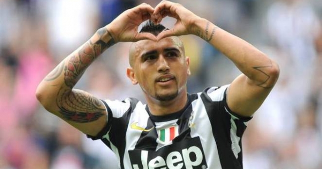 Tăng lương kỷ lục cho Vidal, Juventus thách thức MU
