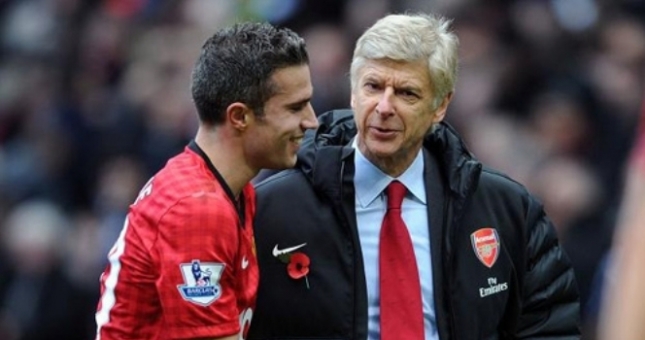 HLV Wenger lần đầu lên tiếng việc van Persie trở lại Arsenal