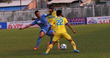 HV.AG ghi bàn vào lưới Thanh Hóa trong lúc mất điện