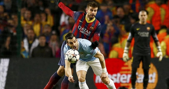 Hành động fair-play của Pique ở trận thắng M.C