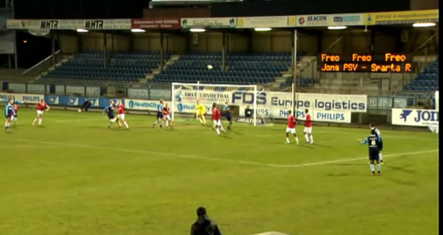 Video bóng đá: Siêu phẩm sút phạt hình quả chuối như Ronaldinho