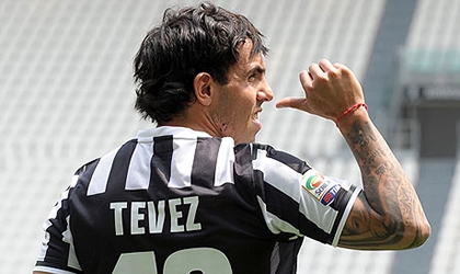 Carlos Tevez tiếp tục bị ‘ngó lơ’