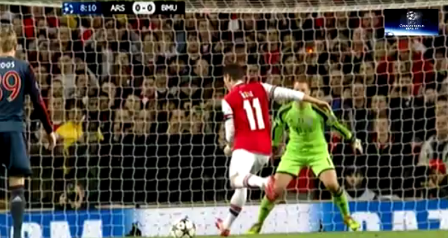 Video bóng đá: Màn trình diễn xuất sắc của Neuer trước Arsenal