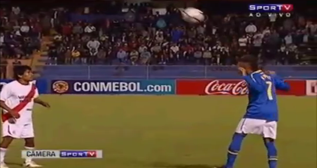 Video bóng đá: Màn so tài thú vị giữa Neymar và Peruano