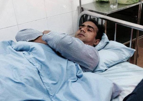 Cầu thủ bị gãy chân của Than.QN đã được mổ thành công